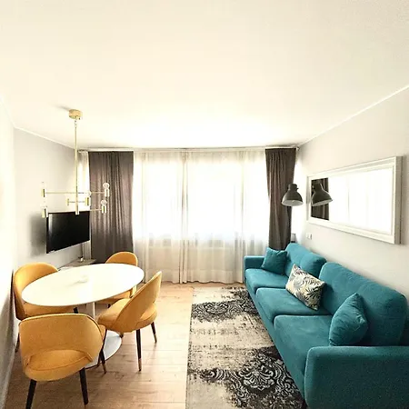 Beautiful Two Bedroom In Center アパート *