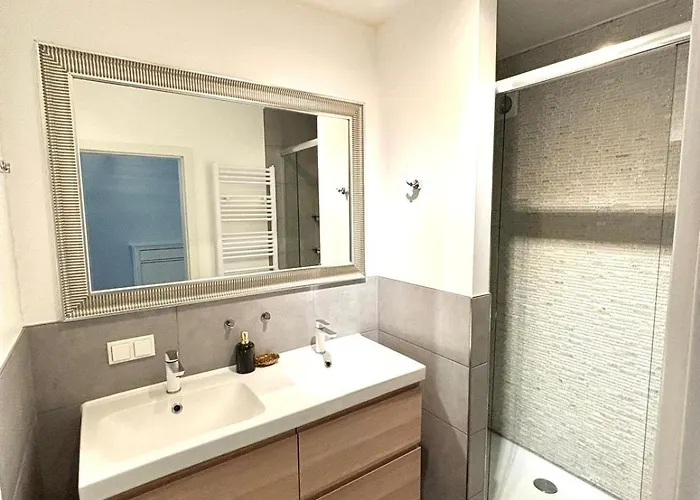 Apartamento Beautiful Two Bedroom In Center